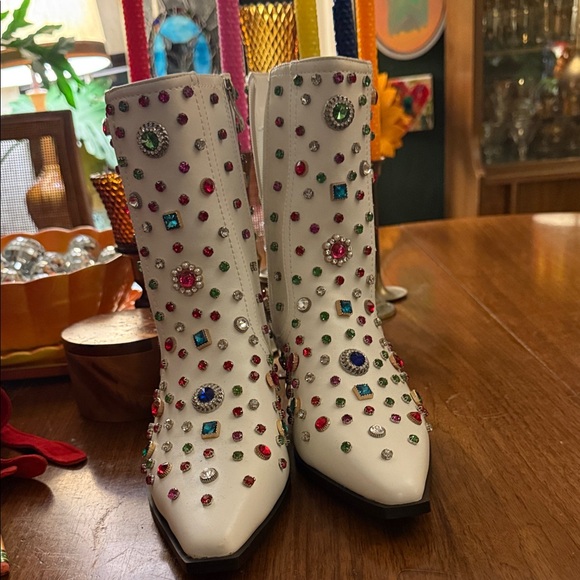 Azalea Wang Shoes - Azalea Wang SPRINKLES-WHITE WESTERN BOOTIE